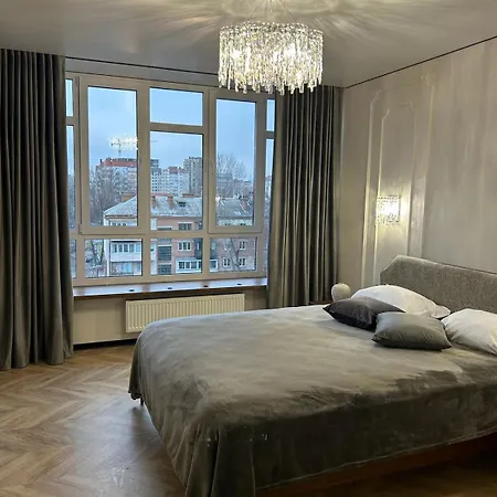 Апартаменти В Центрі На Шевченка Хмельницкий Экстерьер фото